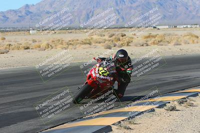 media/Jan-10-2025-CVMA Friday Practice (Fri) [[489e0da257]]/Group 4 and Trackday/Session 2 (Turn 4 Inside)/